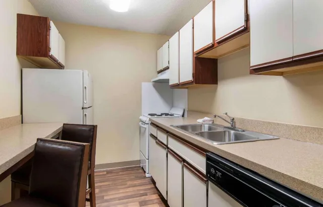 جناح بسرير كينج بغرفة نوم واحدة، Extended Stay America - St. Louis - Earth City 3/3