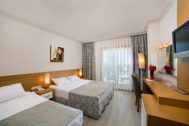 غرفة اقتصادية بسريرين منفصلين، L'Oceanica Beach Resort Hotel 2/5