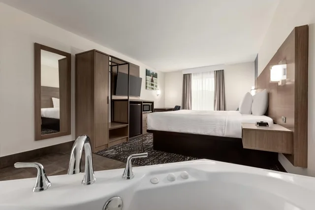 جناح استوديو بسرير كينج، Baymont by Wyndham La Grange KY Southeast 6/9