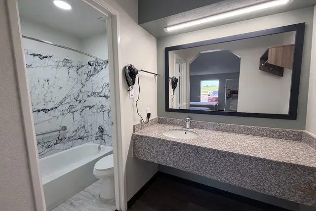 غرفة قياسية بسرير كوين، Quality Inn Mount Pleasant 5/9