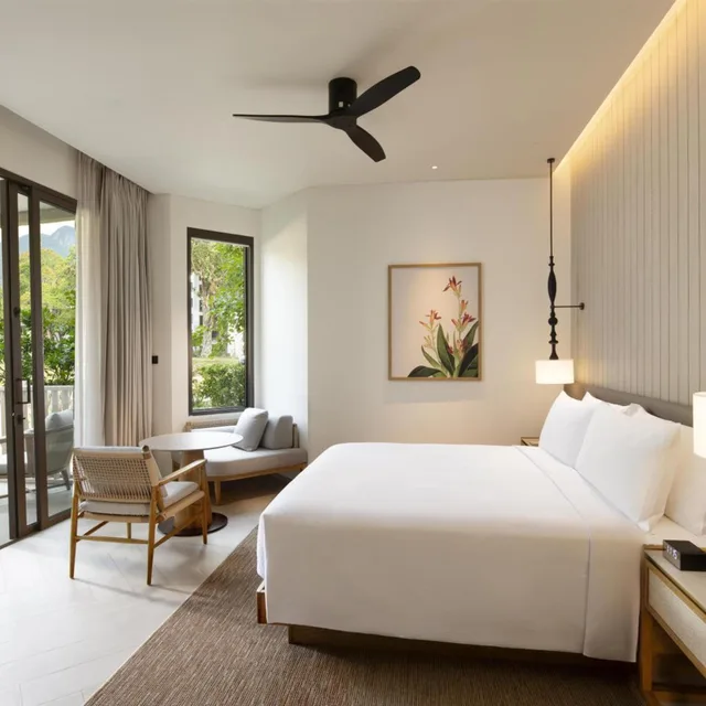 غرفة بسرير كينج بشرفة، Hilton Burau Bay Langkawi Resort 11/20