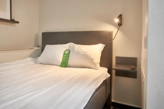 SIngle room No Window، Moment Hotels 2/8