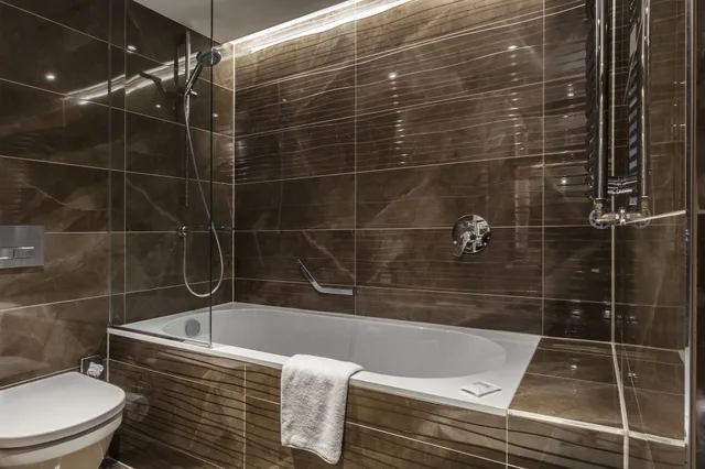 جناح بسرير كينج مع أريكة، Radisson Blu Beke 6/7