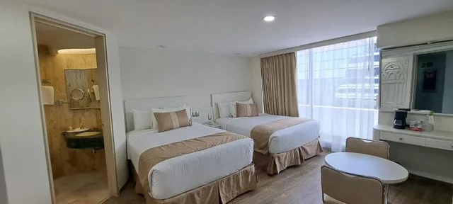 غرفة قياسية بسريرين، Hotel Century Reforma 1/4