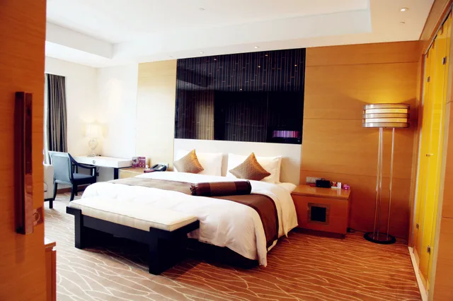 غرفة قياسية بسريرين مزدوجين مع دخول صالة النادي، CROWNE PLAZA YANGZHOU 2/8