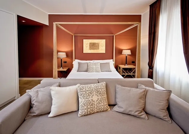 غرفة ديلوكس عائلية بسرير كينج بإطلالة على المدينة مع أريكة، Delle Vittorie Luxury Suites & Rooms 4/10
