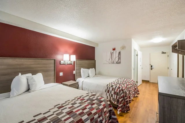 غرفة بسريرين كوين، Red Roof Inn Rochester Airport 5/6