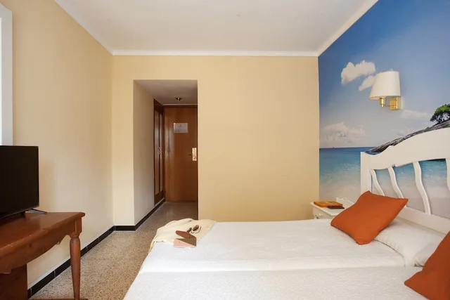 غرفة بسريرين منفصلين، Bona Vista Hostal 1/3