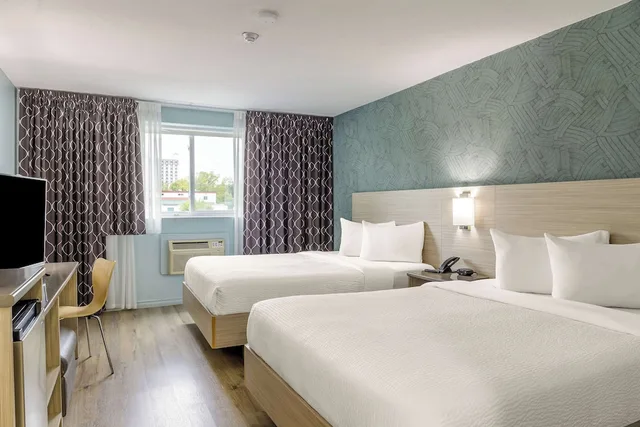 غرفة قياسية بسريرين كوين، Motel6 Niagara Falls, On - Near The Falls 7/10