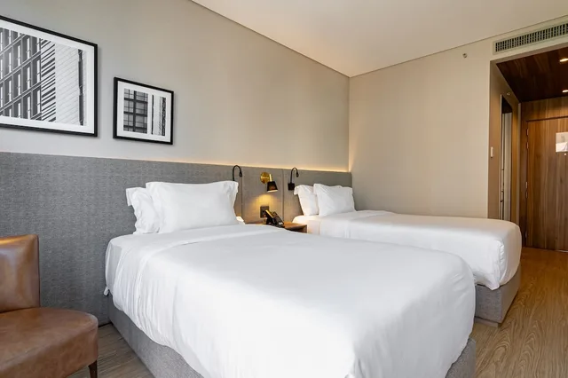 Superior, Twin Beds, Side Sea View, LK Design Hotel Florianopolis 2/9