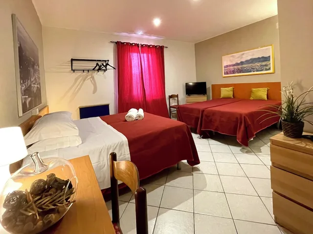 بنتهاوس اقتصادي بسرير كوين بحمام خاص، HOTEL LEOPOLDA 4/5