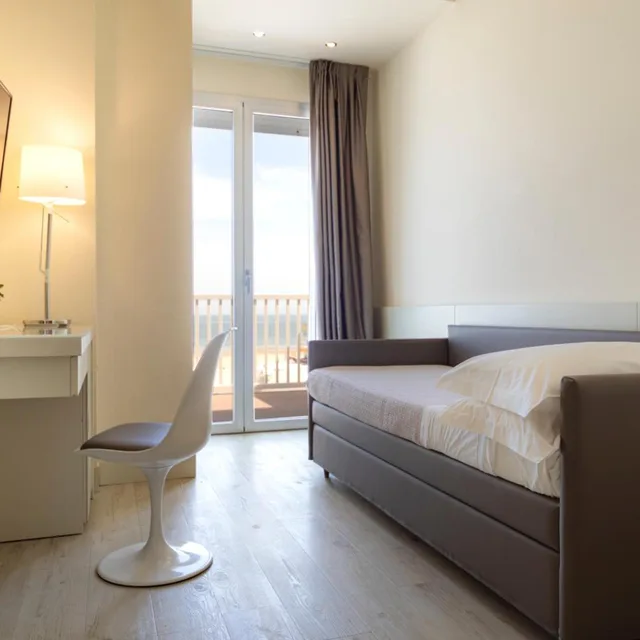جناح، Hotel Gemma 3/10