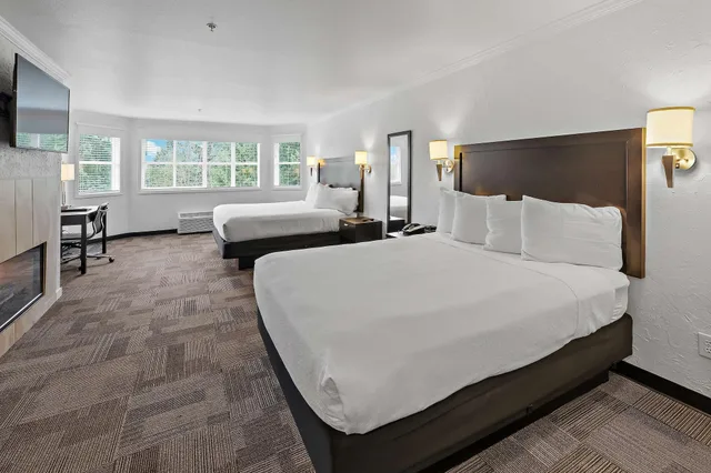 Standard, Multiple Beds، Best Western Wesley Inn & Suites 2/3