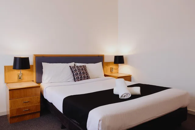Standard, Queen Bed, Comfort Inn Traralgon 3/7