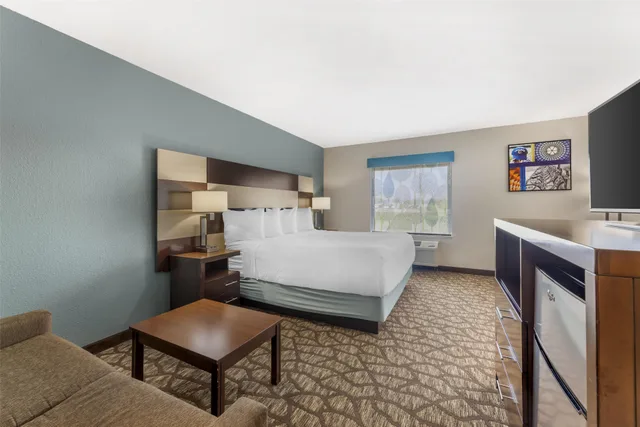 جناح بسرير كينج مع أريكة بحوض جاكوزي بحوض استحمام، Best Western Joliet Inn & Suites 5/10