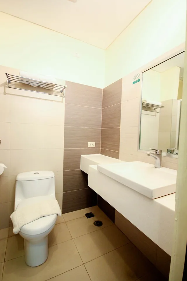 Standard, Twin Beds, Go Hotels Tacloban 3/5