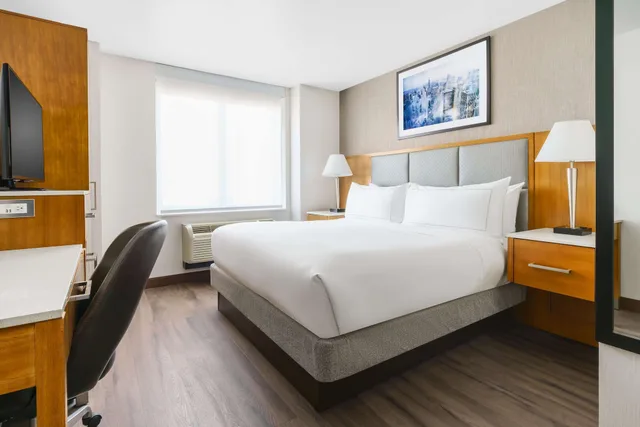 غرفة بسرير كوين، Doubletree Hotel New York City Chelsea 2/8