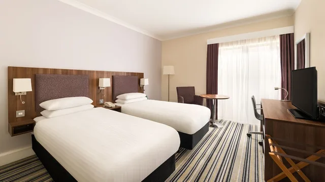 غرفة قياسية بسريرين منفصلين لذوي الإعاقة، Holiday Inn Rotherham Sheffield 2/6