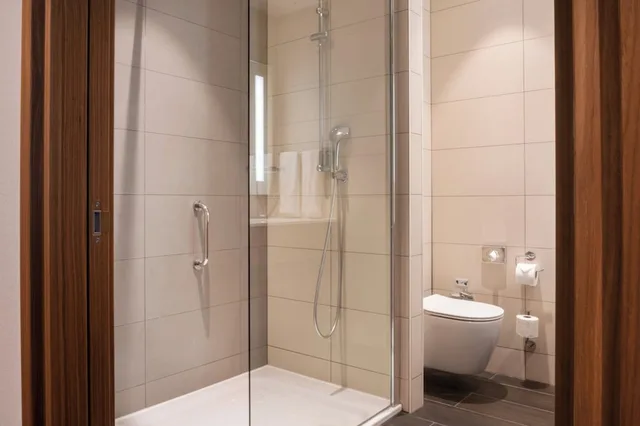 غرفة متصلة عائلية بسرير كينج، Hilton Garden Inn Tbilisi Chavchavadze 3/6