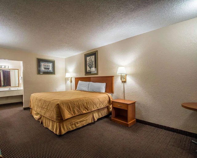 غرفة بسرير كينج، Rodeway Inn Fort Pierce I-95 3/3