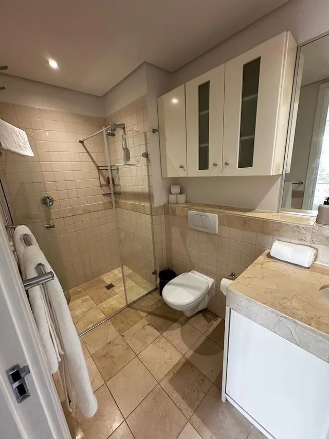 غرفة سوبيريور بسرير كوين وسريرين منفصلين بغرفتي نوم، Mountain Marina Luxury Apartments 3/4