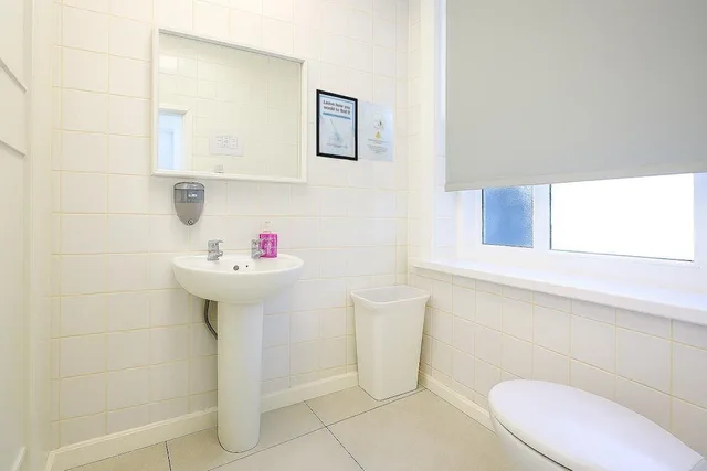 غرفة اقتصادية بسريرين منفصلين وسرير بطابقين بحمام مشترك، NX London Hostel (ex. New Cross Inn Hostel) 4/4