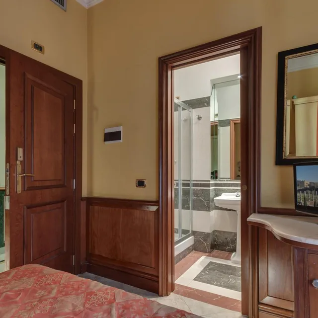 غرفة رباعية، Hotel Borromeo 6/7
