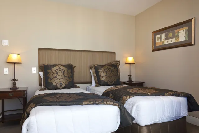 3 Bedrooms, Luxury, Apartment, 3 King Beds, Lake Side, Lake View، The Reef Resort 4/10