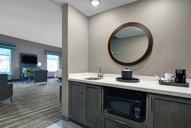 Studio, King Bed, Hampton Inn Suites Macclenny I 10 4/4