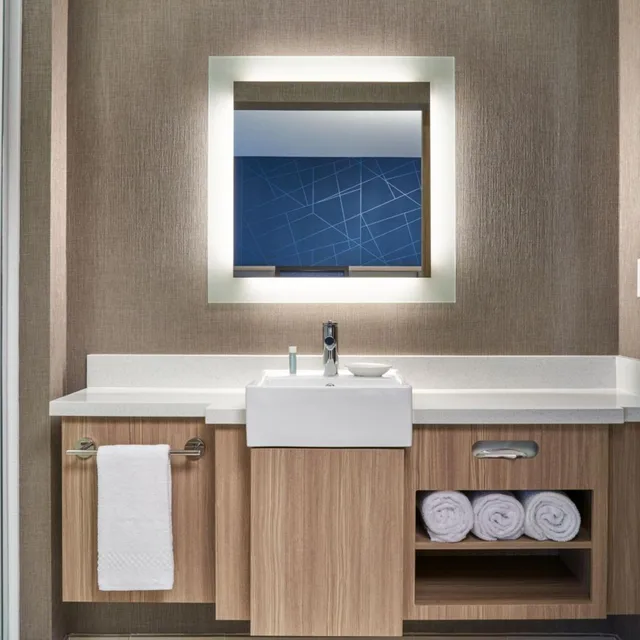جناح بسريرين كوين مع سرير سحّاب إضافي مع أريكة لذوي الإعاقة، SpringHill Suites by Marriott Winter Park 7/7