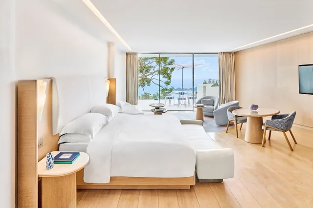 جناح جونيور بسرير كينج بإطلالة على البحر، The Maybourne Riviera 4/8