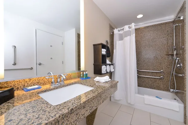 غرفة قياسية بسريرين كوين بشرفة، Holiday Inn Express Suites Pocatello 10/10