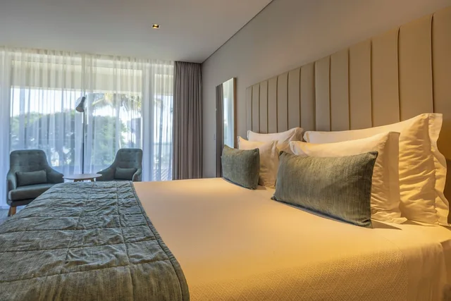 جناح بسرير مزدوج بإطلالة على المسبح بشرفة، Montebelo Girassol Maputo Hotel 4/8