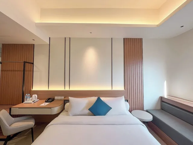 غرفة مريحة ديلوكس بسرير كوين، LAMORA Kota Lama Surabaya 1/4