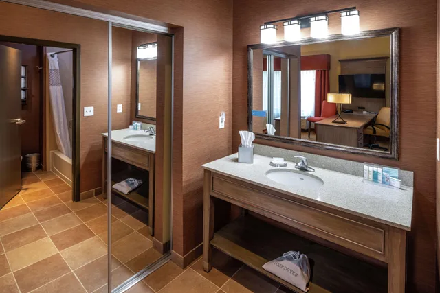 Studio, King Bed, Hampton Inn And Suites Springdale-Zion National Park 3/3