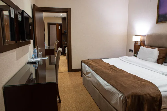 2 Bedrooms, Economy, 2 Bathrooms، Diamond Hotel Baku 2/2