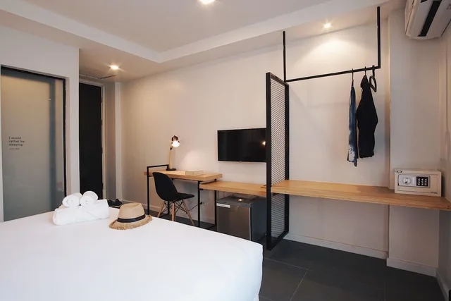 Room, King Bed, Small, Isty Hotel 3/3