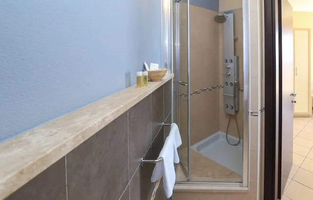 غرفة سوبيريور بسرير كوين بإطلالة على البحر بشرفة، Janus Hotel 6/6