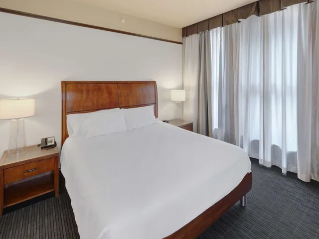 جناح بسرير كينج، Hilton Garden Inn Milwaukee Downtown 1/2