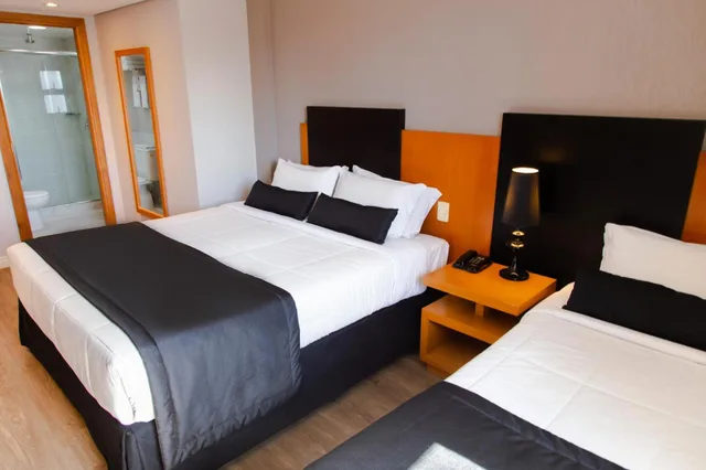 غرفة فاخرة عائلية بسرير مزدوج وسرير فردي، Slaviero Hotel Curitiba Batel 1/5