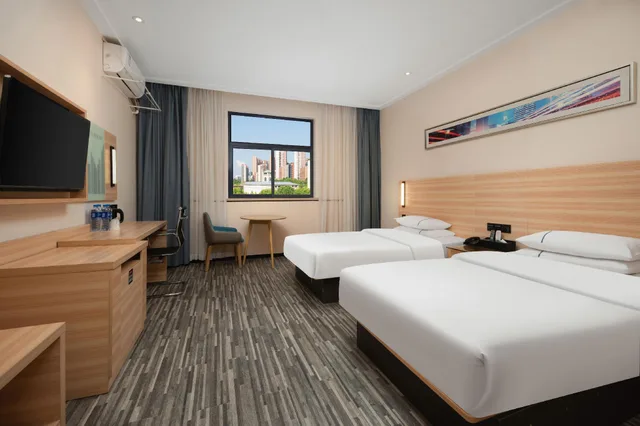 غرفة قياسية بسريرين منفصلين، City Comfort Inn Huangshi Bei Station 3/3
