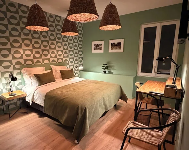 استوديو بسرير كوين، Nouvel Hotel 6/10