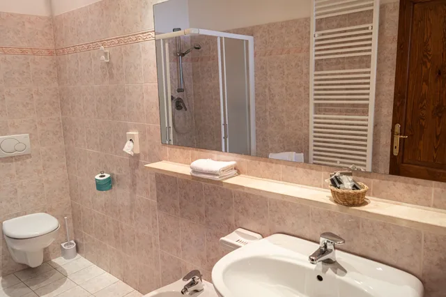 غرفة مفردة، Hotel Umbra 8/11