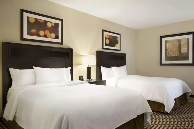 جناح بريميوم بسريرين كوين بغرفتين، Embassy Suites by Hilton Jackson North Ridgeland 2/3