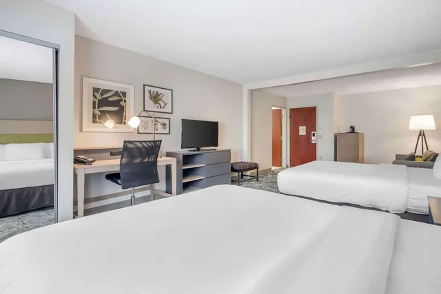 جناح استوديو بسريرين كوين مع أريكة، Country Inn & Suites by Radisson, Dayton South, OH 2/5
