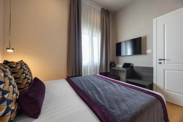 Smart, Double Bed، Rental In Rome Pinciana Deluxe 1/4