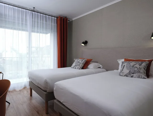 غرفة سوبيريور بسريرين منفصلين، Hotel the Originals Roscoff Armen Le Triton 1/7