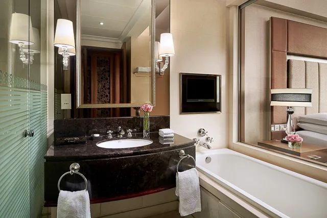 غرفة فاخرة بسريرين منفصلين بإطلالة على النهر، Sofitel Macau at Ponte 16 7/8