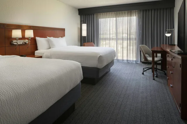 غرفة بسريرين كوين، Courtyard by Marriott Palm Springs 1/5