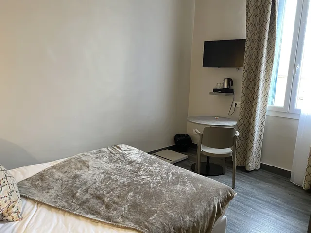 غرفة مفردة بسرير كوين، Majestic Hotel 5/10